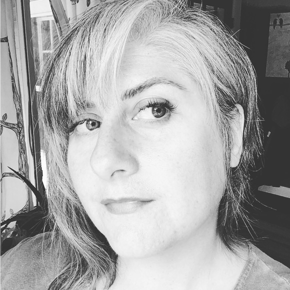 Meet your Posher, Erin - Picture 2 of 2